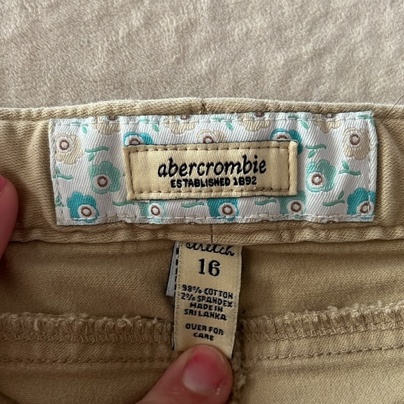 Juniors Abercrombie shorts - Picture 3 of 3